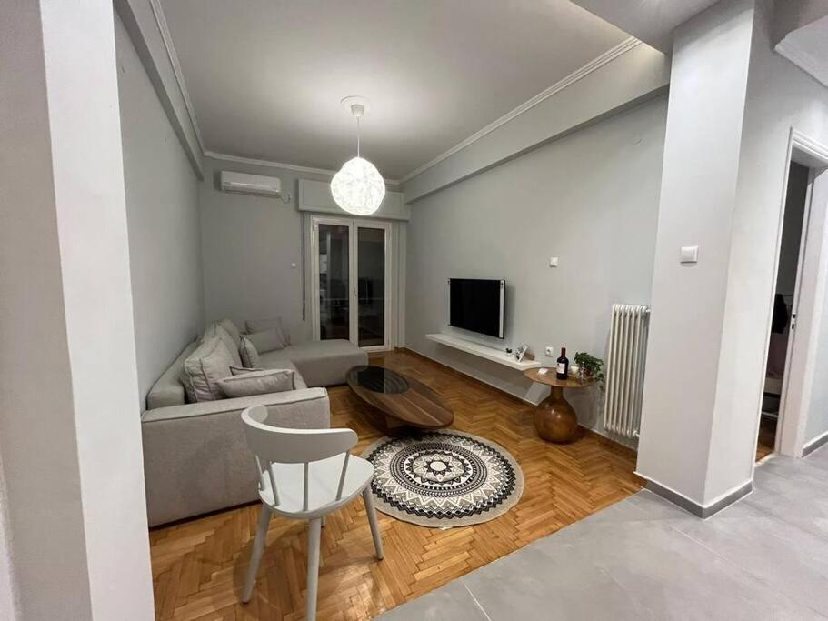 Acropolis Casa 2Bdr/2Bthr W/Hot Tub-3Mins To Plaka Apartment Athens Exterior photo